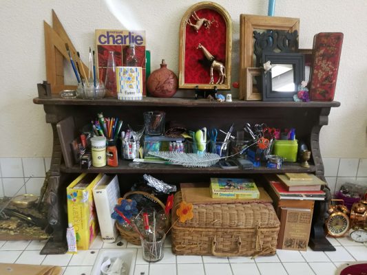 étagère de l’atelier partagé photo d'une étagère de l'atelier partagé